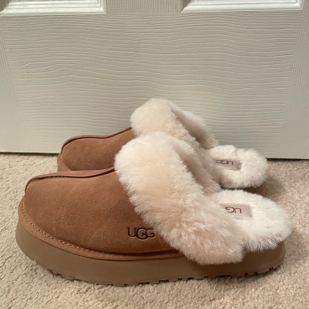UGG Disquette Chestnut Slippers Size 9